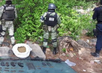 Aseguran armas y droga en puesto de “halcones” en Huetamo