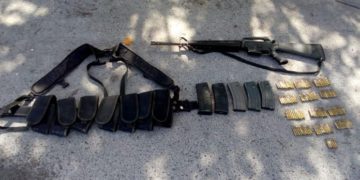 Capturan a sicario con armamento en Aguililla