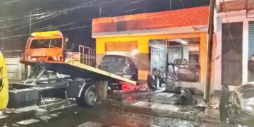 FGE “revienta” taller de robacarros en Morelia