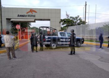 Ayuntamiento de Lázaro Cárdenas clausura Arcelor Mittal