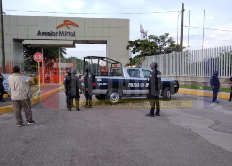 Ayuntamiento de Lázaro Cárdenas clausura Arcelor Mittal