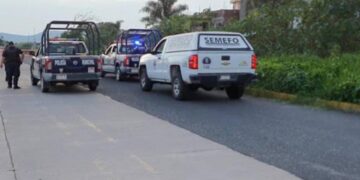 Encuentran dos cadáveres calcinados en barranca de la Tacámbaro-Nocupétaro