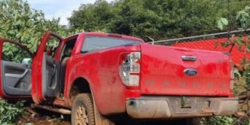 Aseguran camioneta con equipo táctico de sicarios en Tingambato