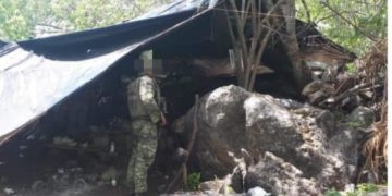 Descubren “narcocampamento” en Tepalcatepec