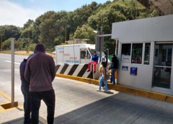 Alista CNTE toma de casetas de peaje en Michoacán