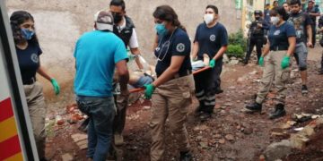 Albañil sufre fuerte descarga eléctrica en Jacona