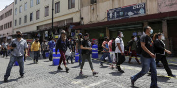 Silvano y 8 gobernadores exigen destitución de López Gattel