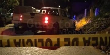 Sicarios irrumpen en vivienda y matan a hombre en Apatzingán
