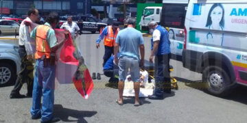 Asalto en sucursal de Afirme deja un cuentahabiente herido