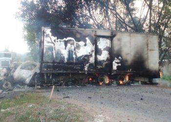 Alerta por enfrentamientos y “narcobloqueos” en Aguililla