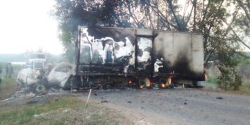Alerta por enfrentamientos y “narcobloqueos” en Aguililla