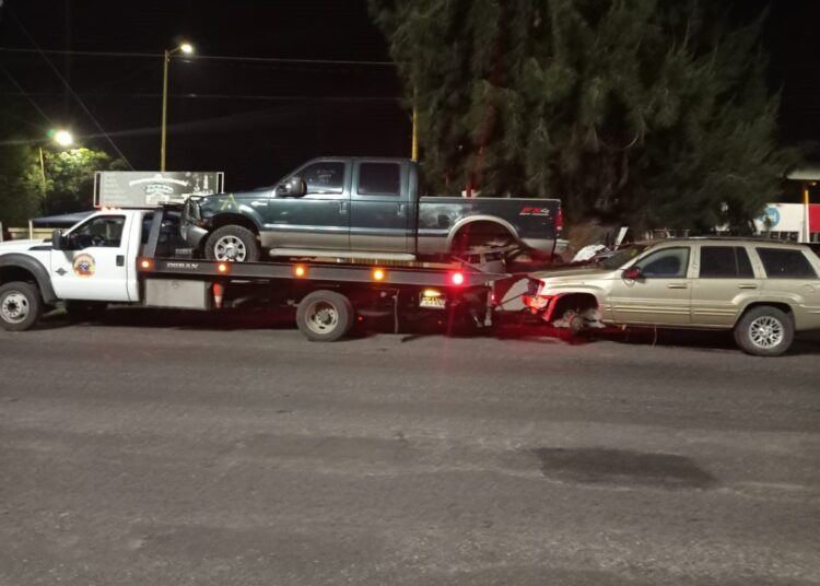 Aseguran 14 vehículos y capturan a tres hombres en Cuitzeo