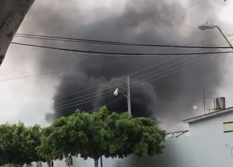 Sicarios incendian base de Guardia Nacional en La Ruana
