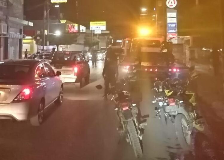 Detienen a 26 personas y aseguran 20 motos en Apatzingán
