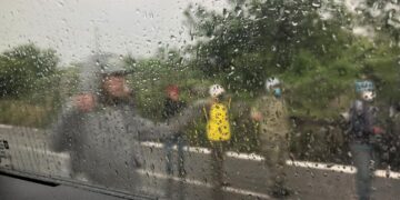 Normalistas de Tiripetío exigen dinero en la Morelia-Pátzcuaro