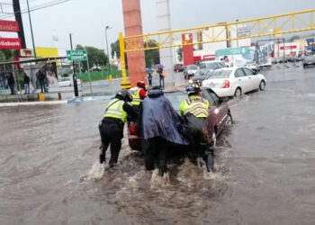 Lluvias ocasionan encharcamientos en Morelia