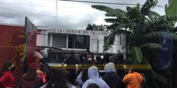 Policía “revienta” campamento en Normal de Educadoras en Morelia