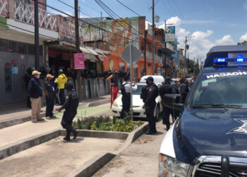 Riñen taxistas y granaderos en poniente de Morelia