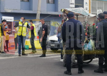 Despliegan operativo en tianguis de Morelia por Covid-19