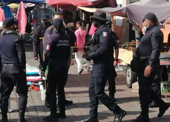 Granaderos despliegan operativo en mercado moreliano del Auditorio