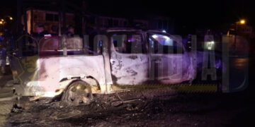 Sicarios atacan a policías de Ciudad Hidalgo e incendian patrullas