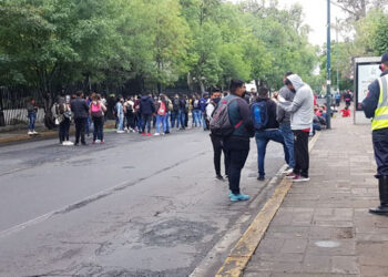 Normalistas protestan en Finanzas y Las Tarascas