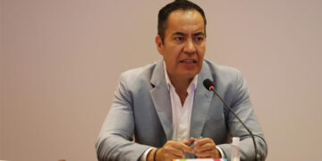 Encuentran cadáver en “narcofosa” en Sixto Verduzco