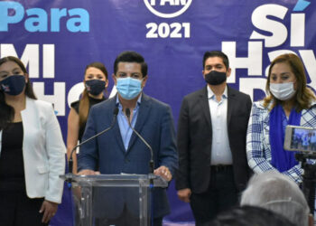 CNTE toma vías férreas por cuarto día en Michoacán
