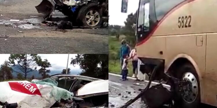 Choque de autobús deja 1 muerto y 3 heridos en la Uruapan-Carapan