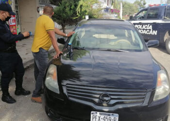 Cae presunto escolta de Mireles tras disparar pistola