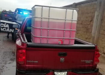 Auto deportivo choca contra el Acueducto de Morelia