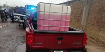 Auto deportivo choca contra el Acueducto de Morelia