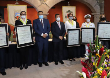 Entregan Presea “Vasco de Quiroga” a instituciones públicas de salud