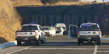 Hallan cadáver dentro de camioneta en la Morelia-Salamanca