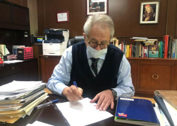 Firma federación convenio con Pfizer para fabricación y suministro de vacuna COVID-19