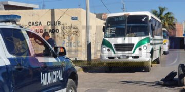 Microbús atropella a adulto mayor en Zamora