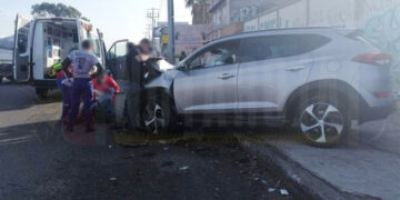 Choque de “combi” de pasajeros deja 5 heridos en Morelia