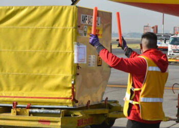 México recibe primer embarque de vacunas contra COVID-19