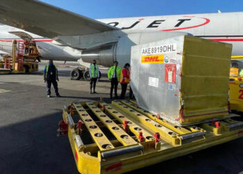 Llegan dos cargamentos más de vacunas contra COVID-19