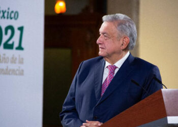 Reaparece AMLO tras padecer COVID-19