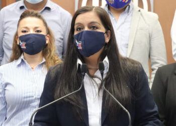 “Vamos a seguir trabajando”, afirma Adriana Campos tras asalto