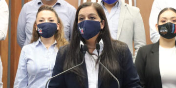 “Vamos a seguir trabajando”, afirma Adriana Campos tras asalto