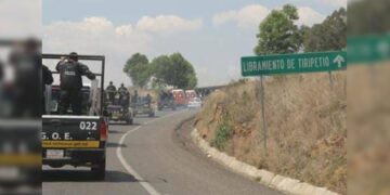 Normalistas intentan secuestrar unidades en Tiripetío