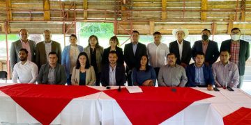 Chava Cortés, alcalde electo de Charo, presenta su gabinete