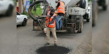 Arranca Chava Cortés Programa de Bacheo en Charo