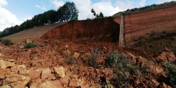 Se registra deslave bloquea autopista Siglo XXI