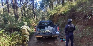 Sicarios emboscan a policías y soldados en Los Azufres