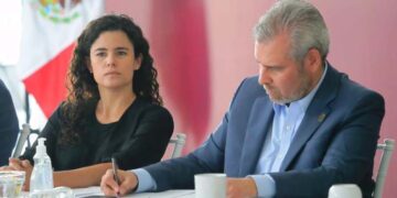 Visita Bedolla módulo de regularización de vehículos extranjeros en Uruapan
