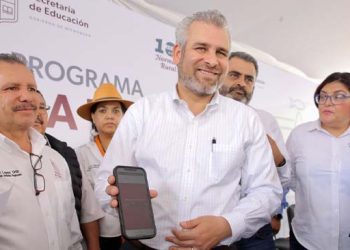 Más de mil 200 antenas de “Internet para Todos” se han instalado en escuelas rurales: Bedolla