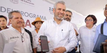 Más de mil 200 antenas de “Internet para Todos” se han instalado en escuelas rurales: Bedolla